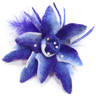Брошь "Синий цветок" (Войлок, металл, бусины) Ручная авторская работа помощью иглы или мыльного раствора инфо 13812f.